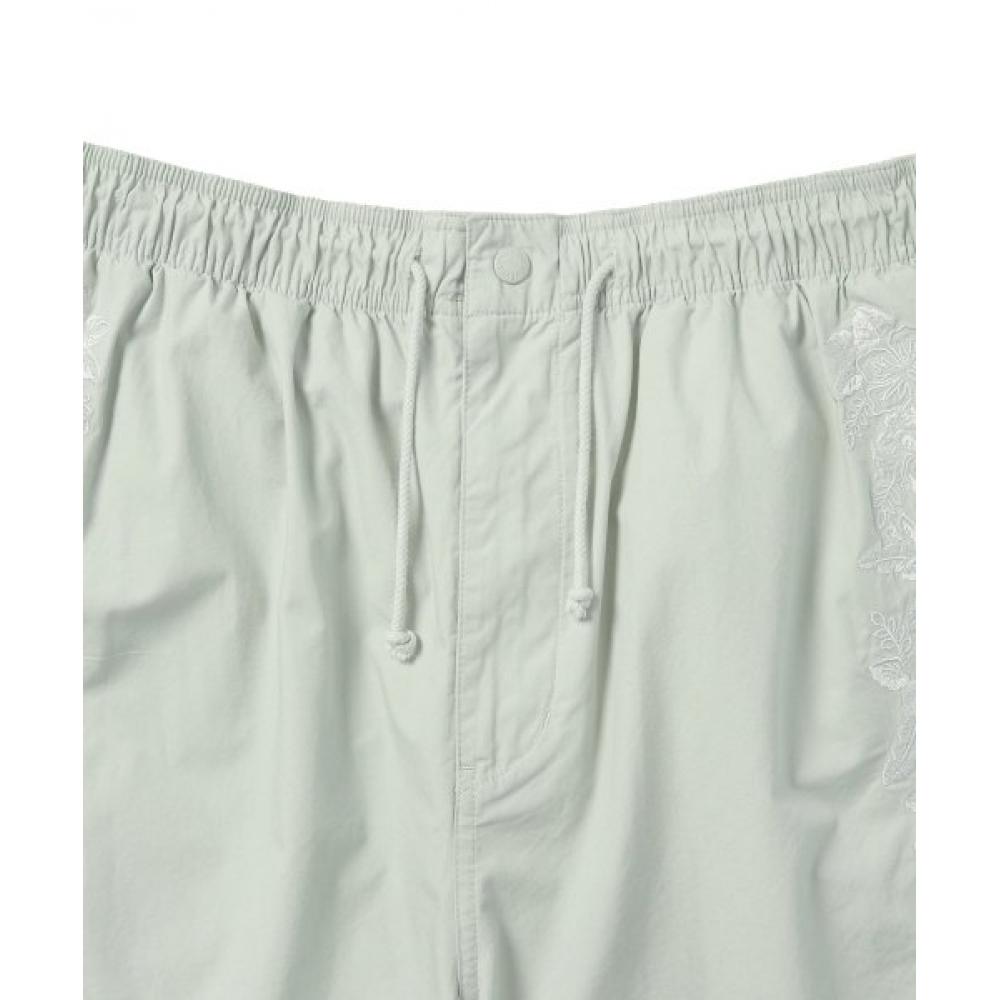 Floral Embroidered Short Mint