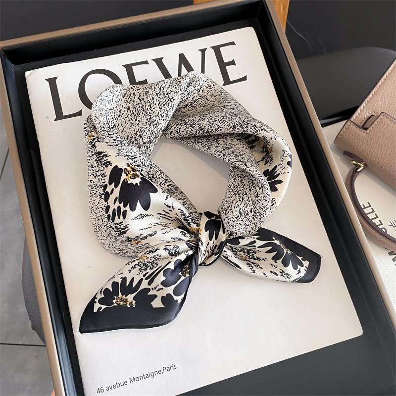Fashion 100% Real Silk Scarf 53cm Square Bandelet Women's Silk Temperament Small Scarf Neck Decorative Wrap Printed Scarves