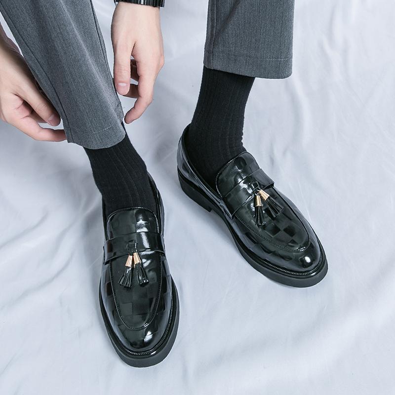 Fashion Men Tassel Loafers Mens Wedding Shoes Gentleman Man Shoes Slip-On Formal Classic Leather Shoes Tassel Mocassin Fashion Men Shoes
