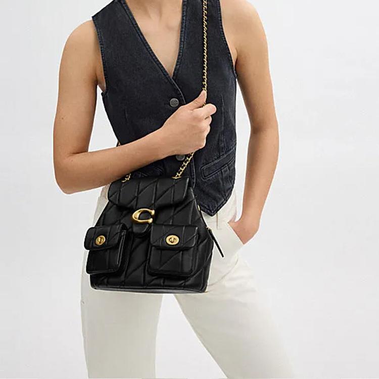 Coach Tabby 22 Metallisches Logo Stepp Lammleder Rucksack Kleiner Damenrucksack Schwarz CU076-B4BK
