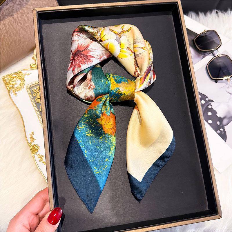 Spring Silk Scarf Fashionable Foreign Style Versatile Small Square Scarf 70Cm Decorative Scarf Sunscreen Travel Shawl Women