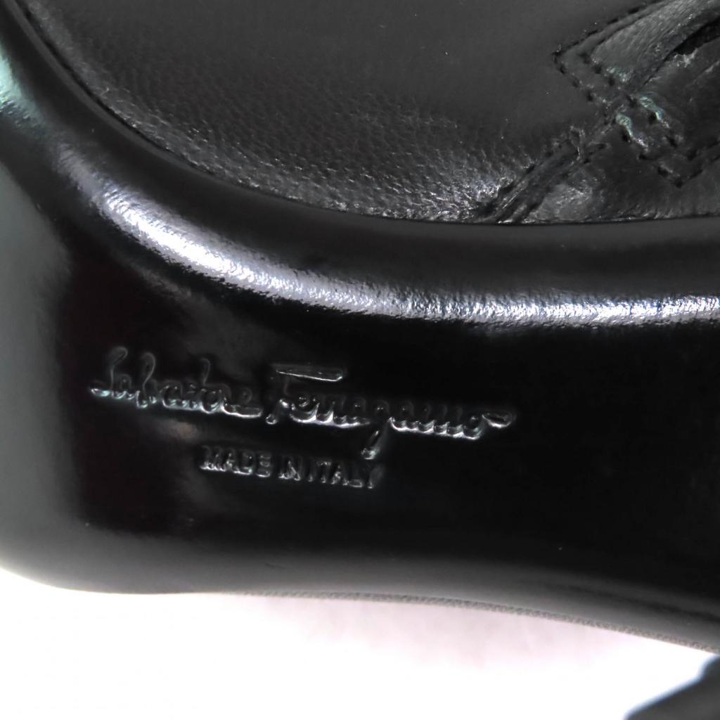 Excellent Salvatore Ferragamo Ankle boots Patent leather with Vara ribbon and 5 Used