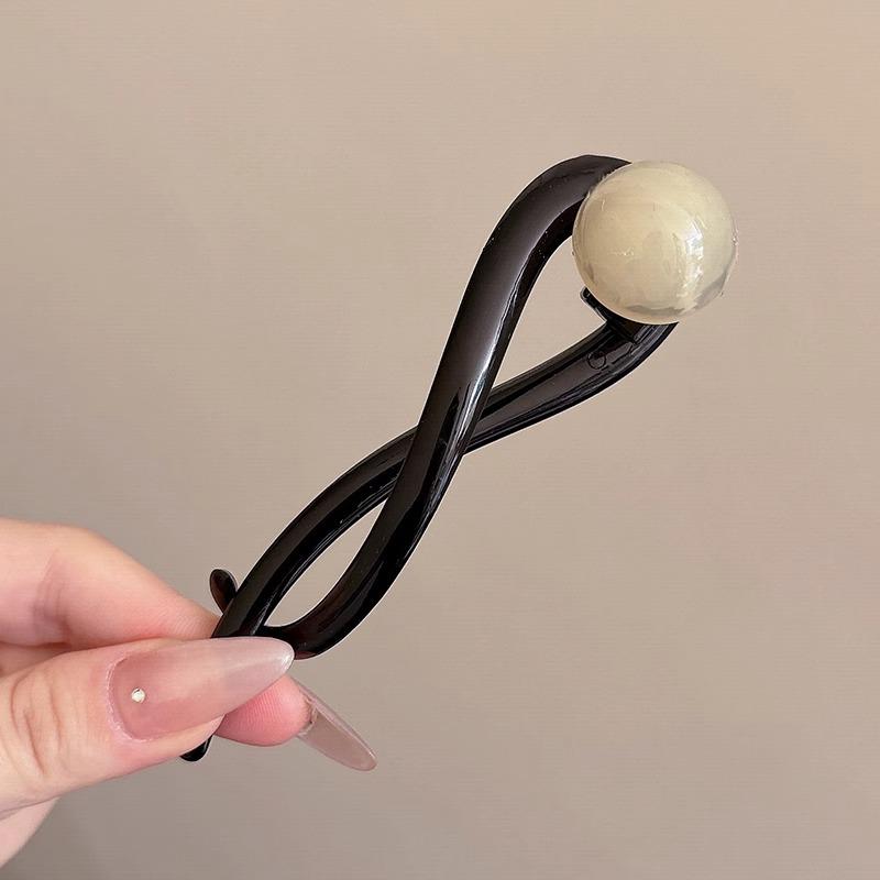2024 Women's High-End Khaki Flower Claw Clip: Elegant Twist Hairpin for Back of Head