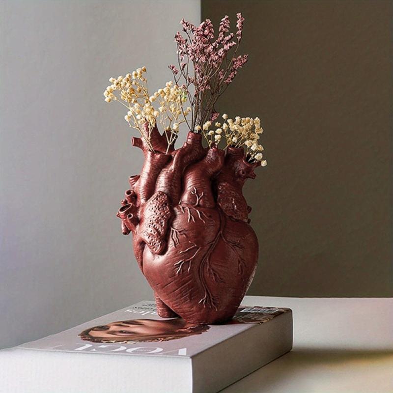 Creative Heart-Shaped Vase Art Resin Human Sculpture Flower Bottle Desktop Home Decoration Perfect for Showcasing Dried Flowers