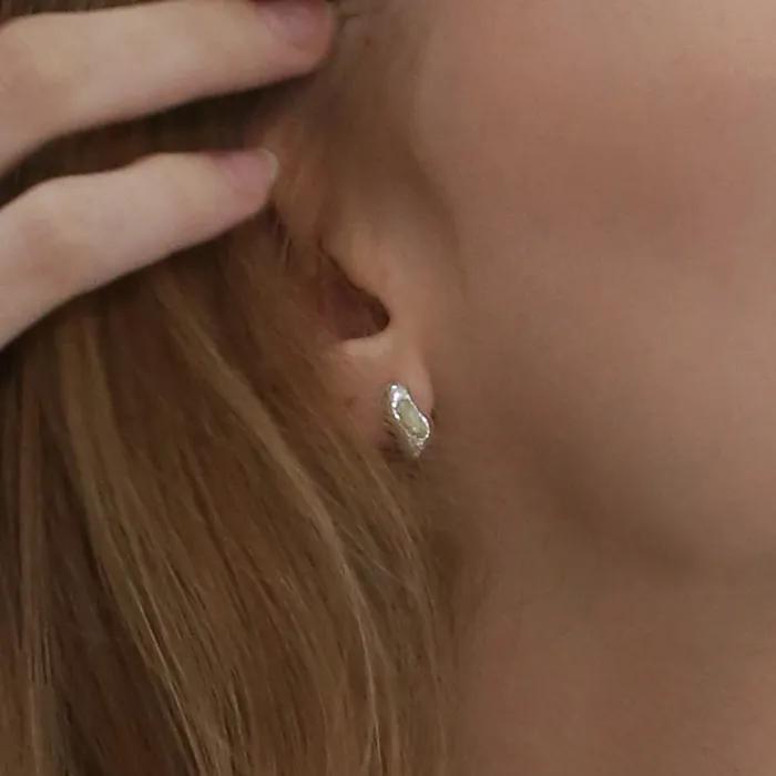 GENTLE STONE EARRING 03