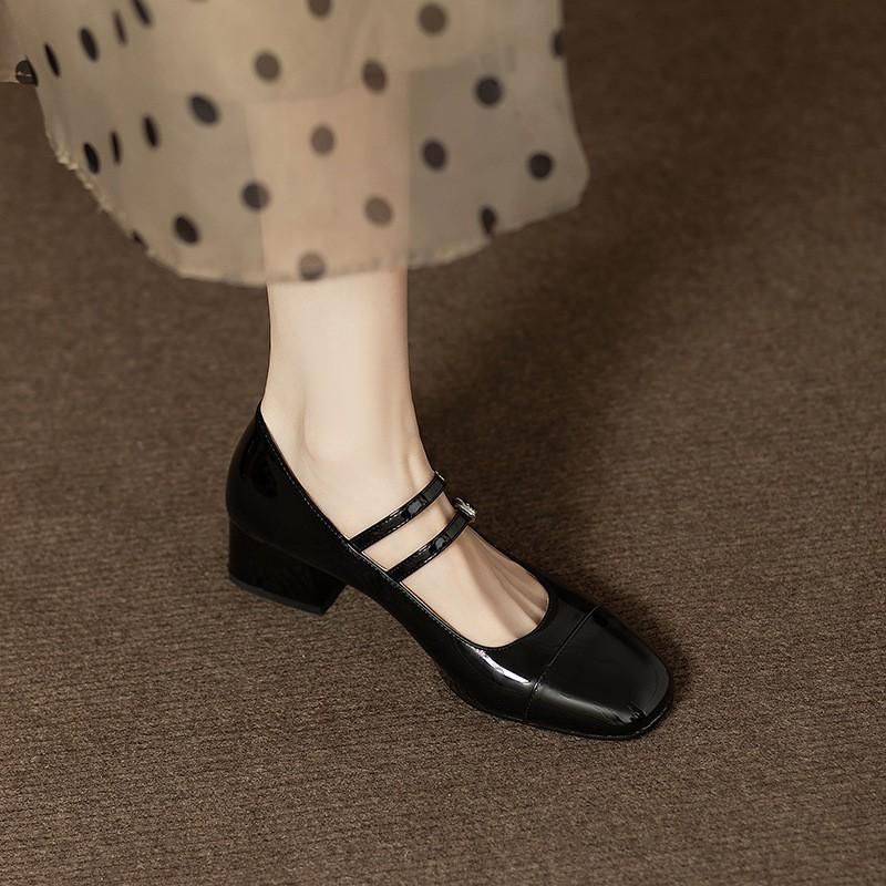 

Универсальные серебристые туфли Мэри Джейн в стиле ретро для женщин 2025 года, весна-осень, толстый каблук, односложная пряжка, легкий язычок, одинарные туфли на среднем каблуке 39 чёрный