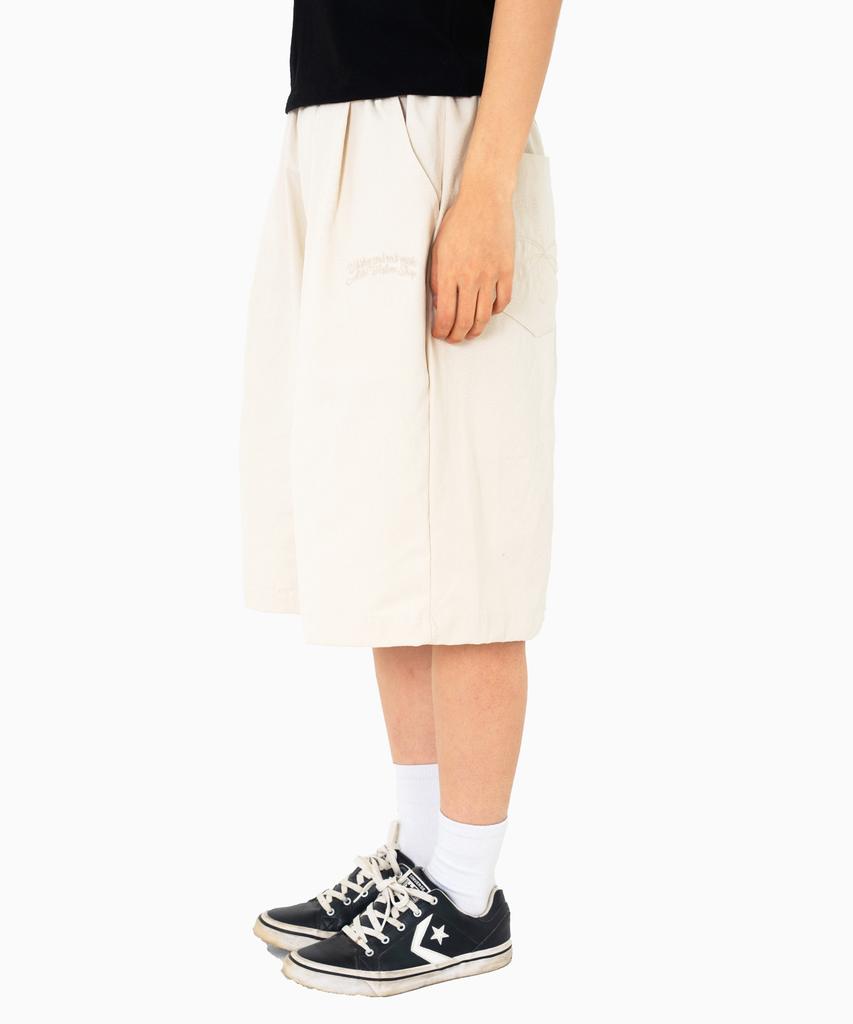 Ebeulisi Western Bermuda Chino Pants (Beige)