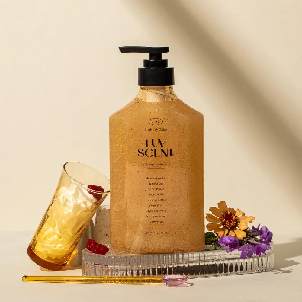 

[3 Popular Scents] LUV SCENE Scrub Body Wash 500ml Birthday Cake Vanilla