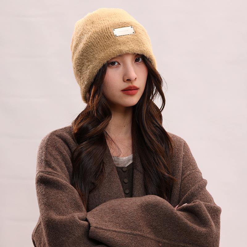 Big head circumference plush stacking hat women's 2025 new ear protection warm cold hat American metal small standard bag head hat