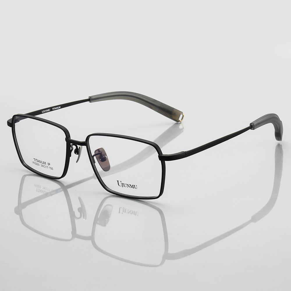 Original Saki Pure Titanium Square Retro Eyeglass Frame for Myopia