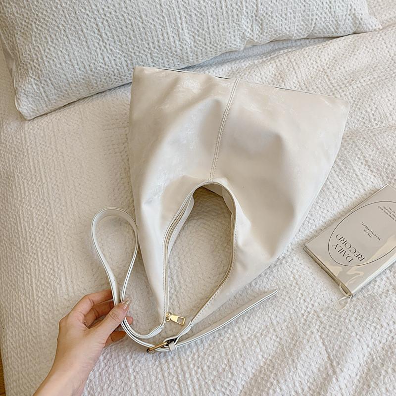 Stylish Pu Shoulder Tote Bag For Women With Ample Capacity For Daily Use In Various Colors