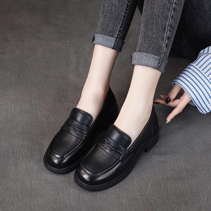 The first layer of cowhide loafers women's spring 2025 new leather flat-soled soft-soled soft-faced one-pedal small leather shoes women