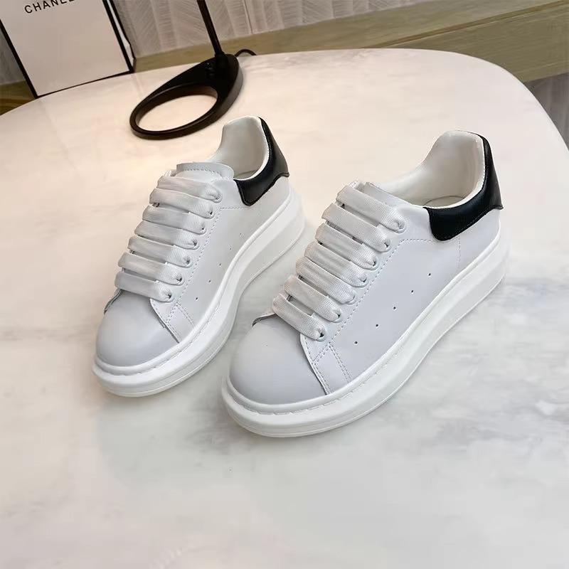 Kleine weiße Schuhe Damen neu Paar Leder Innenhöhe Erhöhung vielseitig kleine Frühling und Sommer dicke Basisplattenschuhe Herren