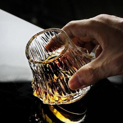 1 Stück mit Geschenkbox Japan Mt. Fuji Unregelmäßiges altmodisches Whiskyglas Vulkan Weinglas Kunstwerk Geschenkbox Whiskyglas Brandyglas