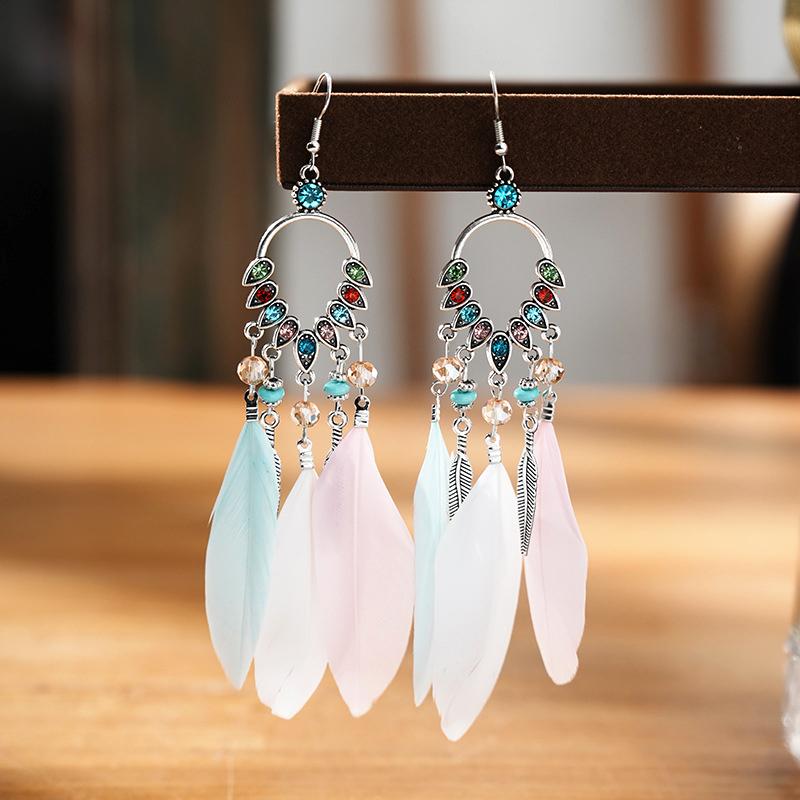 

Ethnic Unique Green Feather Earrings for Women Vintage Boho Long Rhinestone Bead Dangle Earring Party Wedding Pendiente Mujer