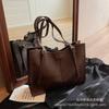 Fashion texture handbag 2025 autumn and winter new trend simple shoulder bag large capacity commuter casual tote bag