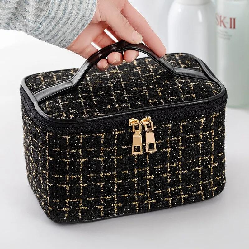 Korean-style Large-Capacity Cosmetic Bag, Niche Design Portable Makeup Case with Handles, Cute Toiletry Organizer for Travel