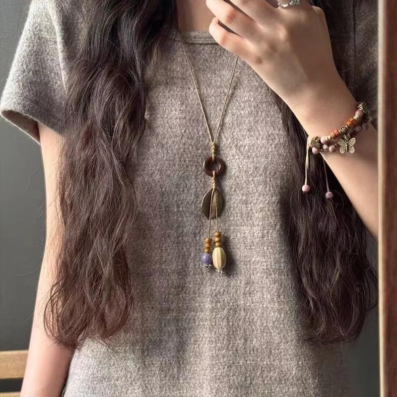 Boho Long Pendant Sweater Necklace for Women Leaf Beaded Detail Adjustable Rope Chain for Casual Vacation Wear