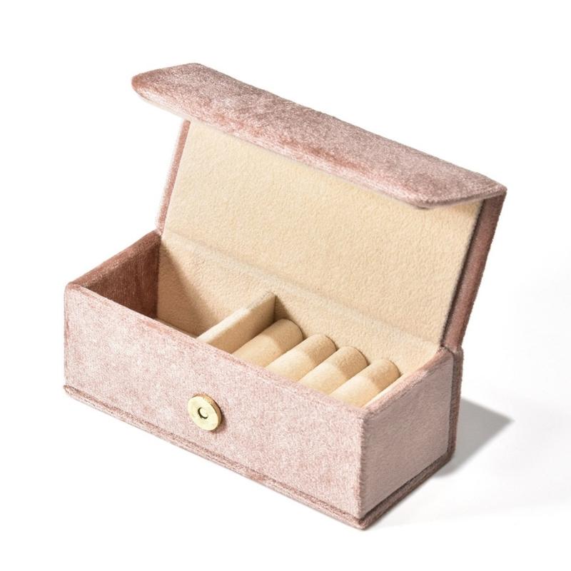 Stylish Jewelry Case Travel Jewelry Holder Compact Jewelry Box Plush Material Perfect Gift for Fashionable Women Girls розовый