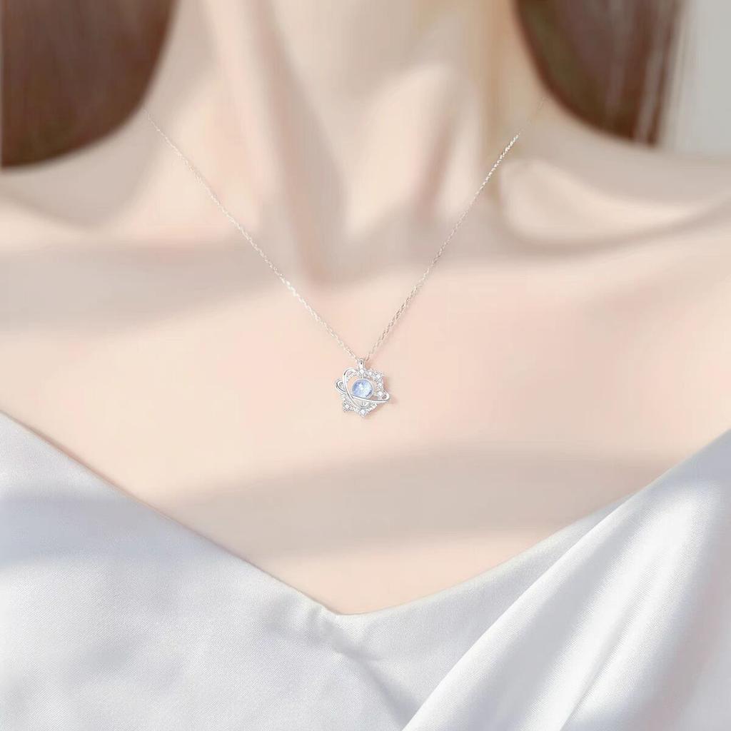 Summer Night Sky Glass Stone Collarbone Necklace Cosmic Planet Pendant Light Luxury Elegant Accessory