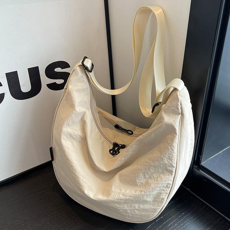 

Nylon cloth bag women s large capacity 2024 new fashion autumn and winter shoulder messenger bag high-end cloth bag dumpling bag