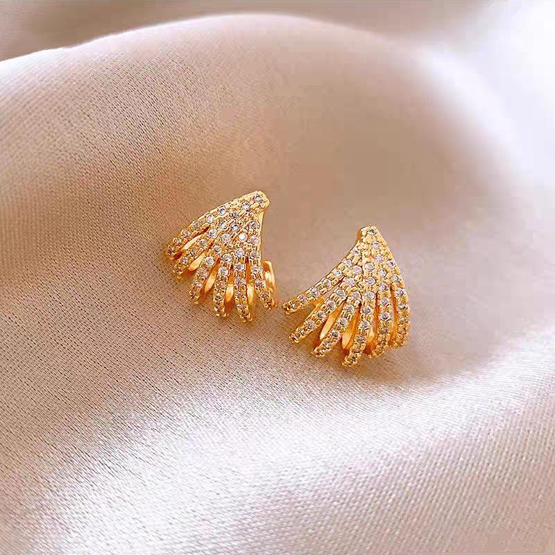 Light luxury high-end Hepburn style slightly inlaid zircon earrings, women's temperament versatile stud earrings, new popular earrings