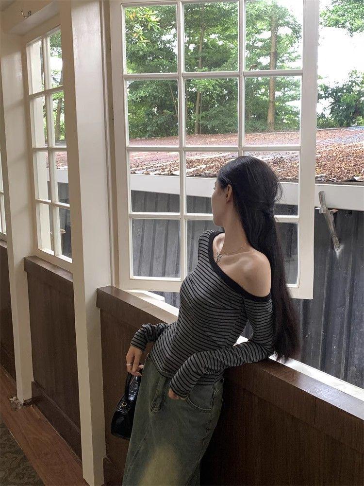 Korean Chic Gray Striped Off-Shoulder Slim-Fit Women's T-Shirt