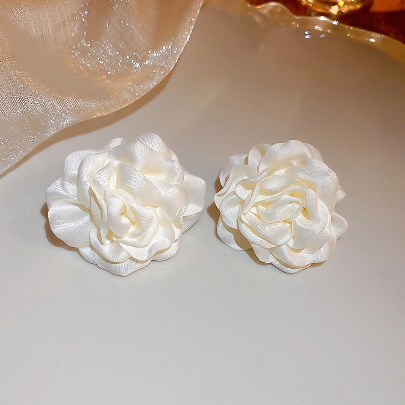 Mesh Flower Earrings Retro Small Fresh Personalized Versatile Stud Earrings Trendy New Design Earrings
