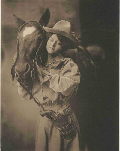

a Rodeo Cowgirl 8 x 10 photo Vintage Rodeo Photos old west 1930sAluminum 20x30cm（7.8x11.8inch）