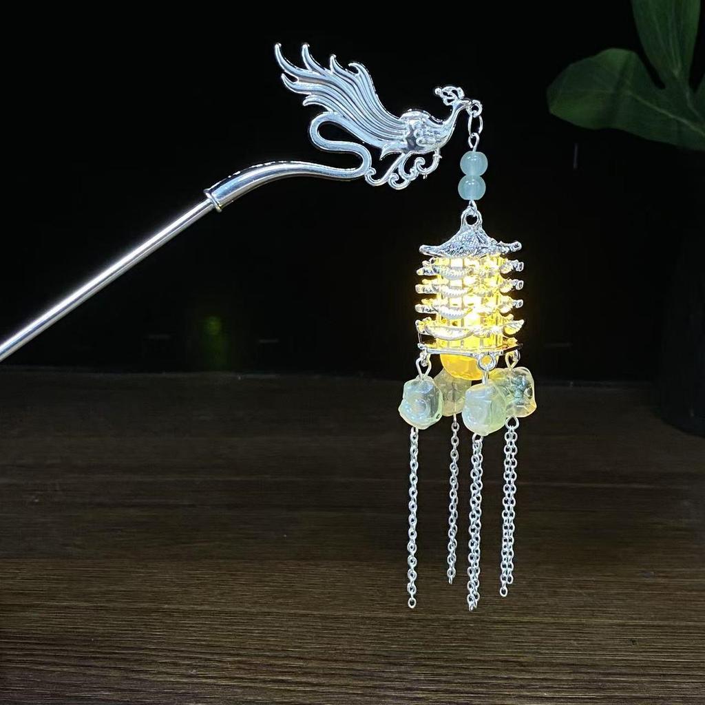 Ancient Style Luminous Hairpin: High-End Alloy Lantern Design for Hanfu Skirts