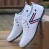 2024 einfarbig rutschfeste Herren Fahrschuhe Frühling Herbst Neue Leder Atmungsaktive Herren Peas Schuhe Britische Casual Sneakers botas