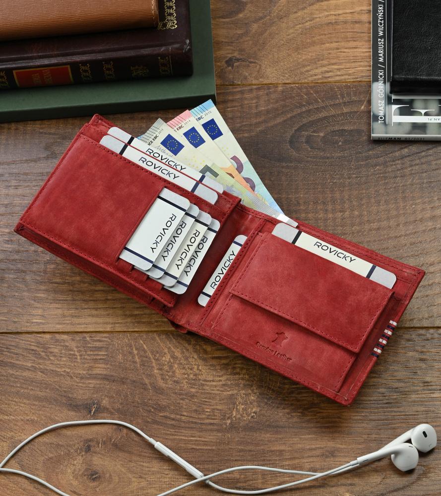 Men's wallet made of natural leather decorated with crosswise stripes