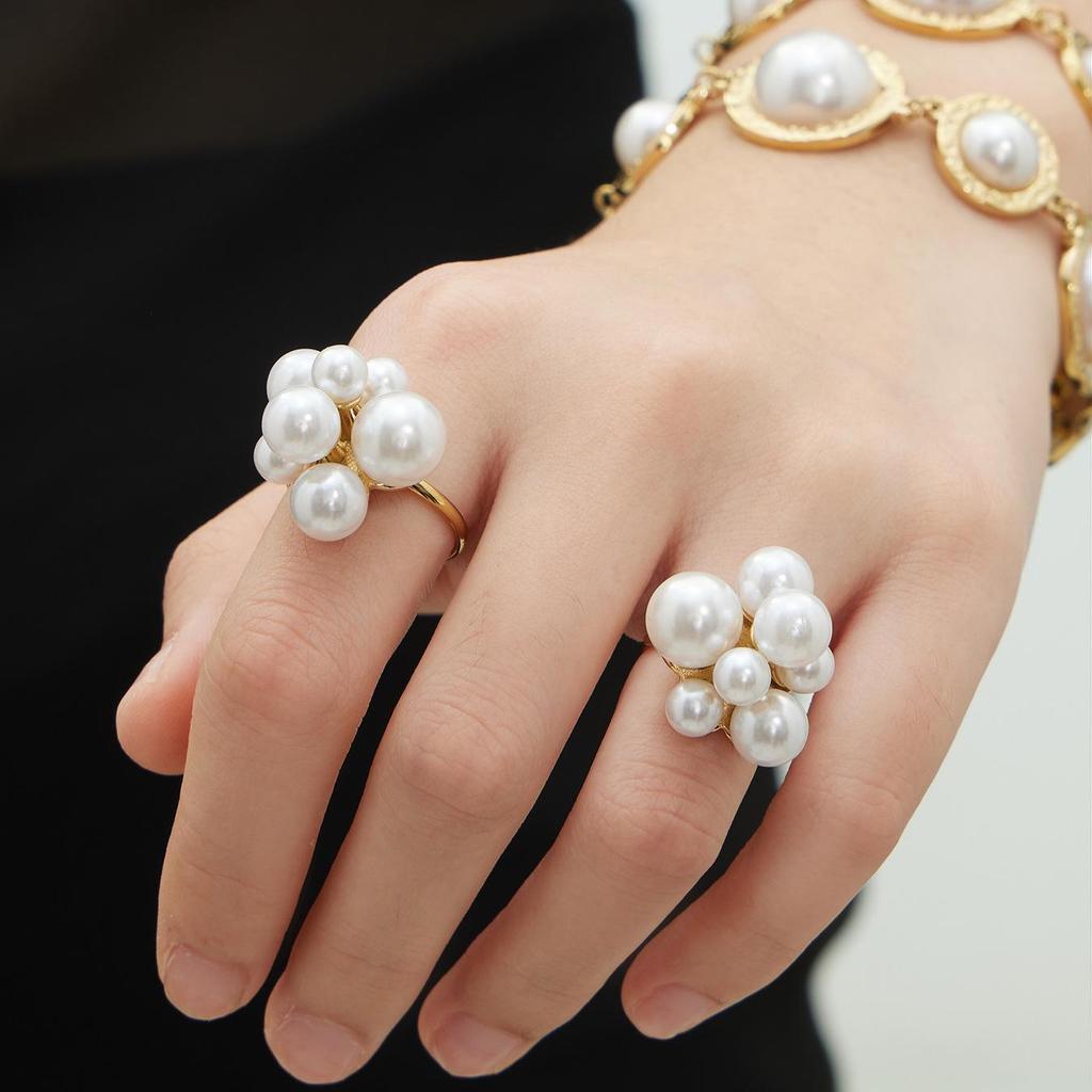 Chic Stainless Steel Bead Ring Bracelet: Elegant European-American Light Luxury Jewelry Set
