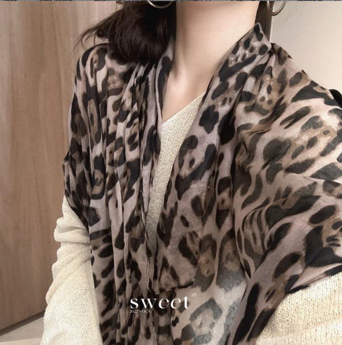 Leopard print scarf autumn and winter retro Spice Girl new silk scarf Bali yarn thin long silk scarf women's high sense personalized scarf