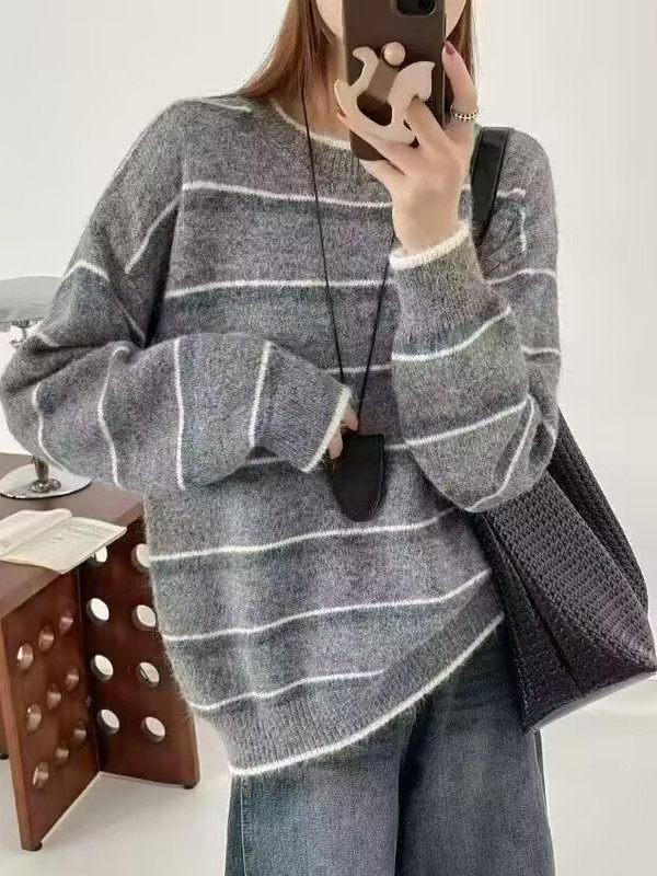 Women's Retro Color Block Striped Sweater: Round Neck, Loose Fit, Long Sleeve Knitwear for Autumn/Winter.