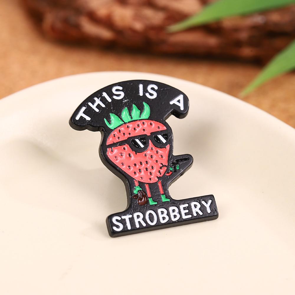 New Cartoon Strawberry Brooch High Sense Light Luxury Fashion Versatile Bag Accessories Pin
