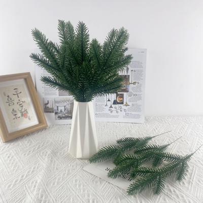 100pcs Simulated 5-Pronged Christmas Plastic Pine Needles Artificial Pine Branches Green Plants Christmas Tree Home Decoration Photography Props