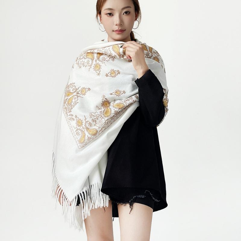 New imitation cashmere scarf for women, suitable for all seasons, fashionable and warm, showing temperament, fringed scarf, cashew shawl