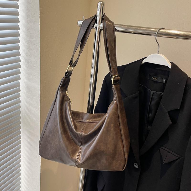 Tote bag women's large capacity 2025 new trendy versatile spring and summer soft leather shoulder messenger bag casual student class bag