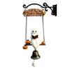 Saisonales Veranda-Hänge-Türklingel-Ornament mit geisterhafter Leser-Buch-Figur, Süßes oder Saures-Schild und Metallglocken-Akzent für den Halloween-Eingang