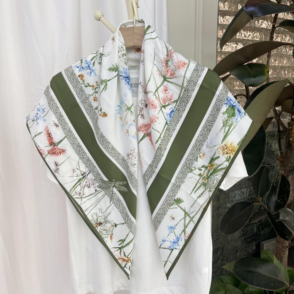 Spring and Summer Korean Flower Sunscreen Printed Large Square Scarf Scarf Scarf for Women Retro High-end Versatile Shawl
