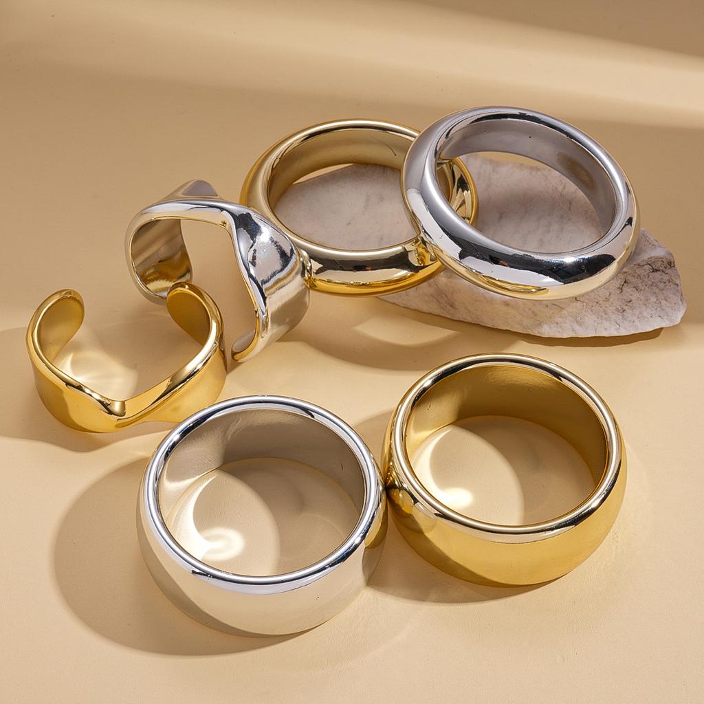 European and American metal light-sensitive surface round twisted opening bracelet cold wind geometric simple jewelry 