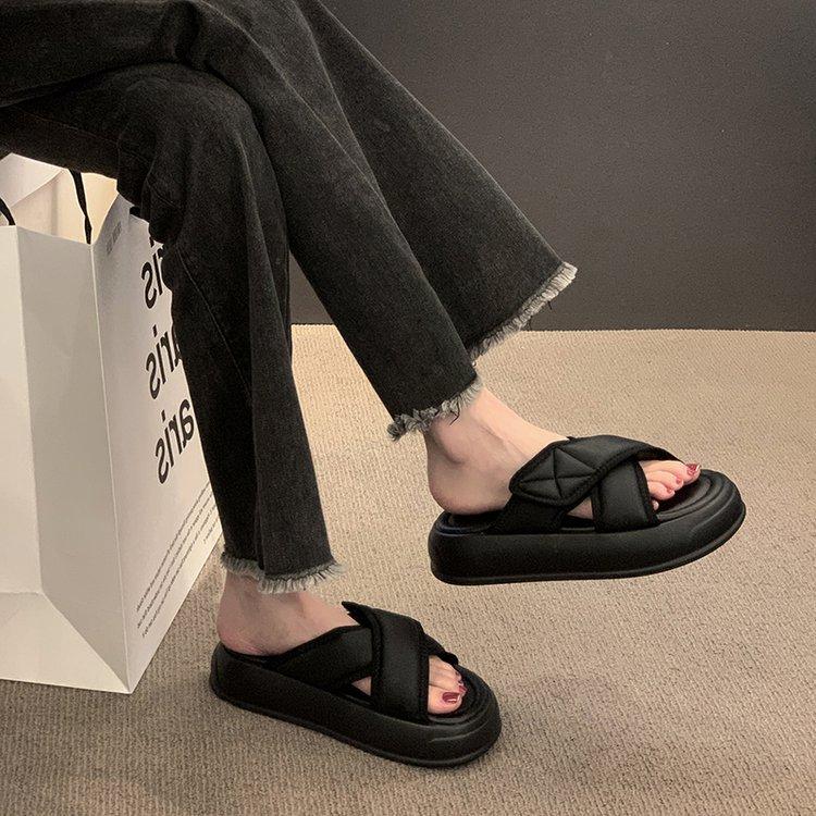 Stepping On Shit Slippers Women's Summer Wear 2025 New Muffin Thick Bottom Non-slip Cross Velcro Beach One-word Drag