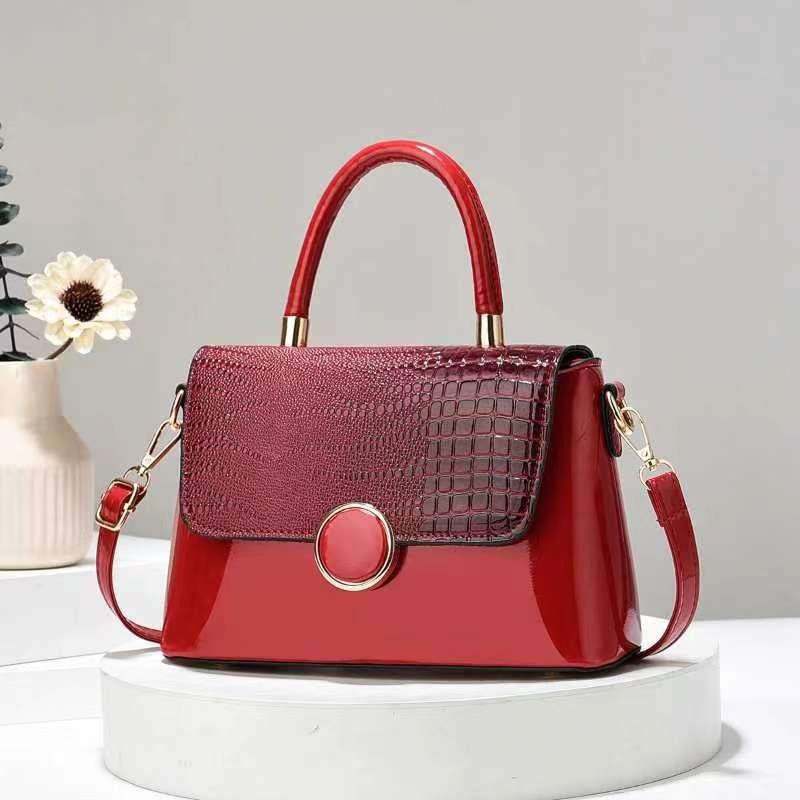Trendy Pu Crocodile Print Medium Size Shoulder Bag In Elegant Colors For Women