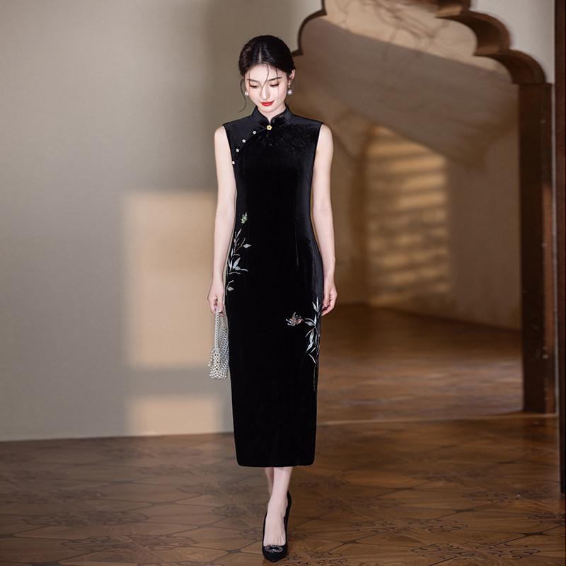 Embroidery Black Sleeveless Velvet New Chinese Long Autumn Cheongsam Improved Young 1011 New Women's High Sense