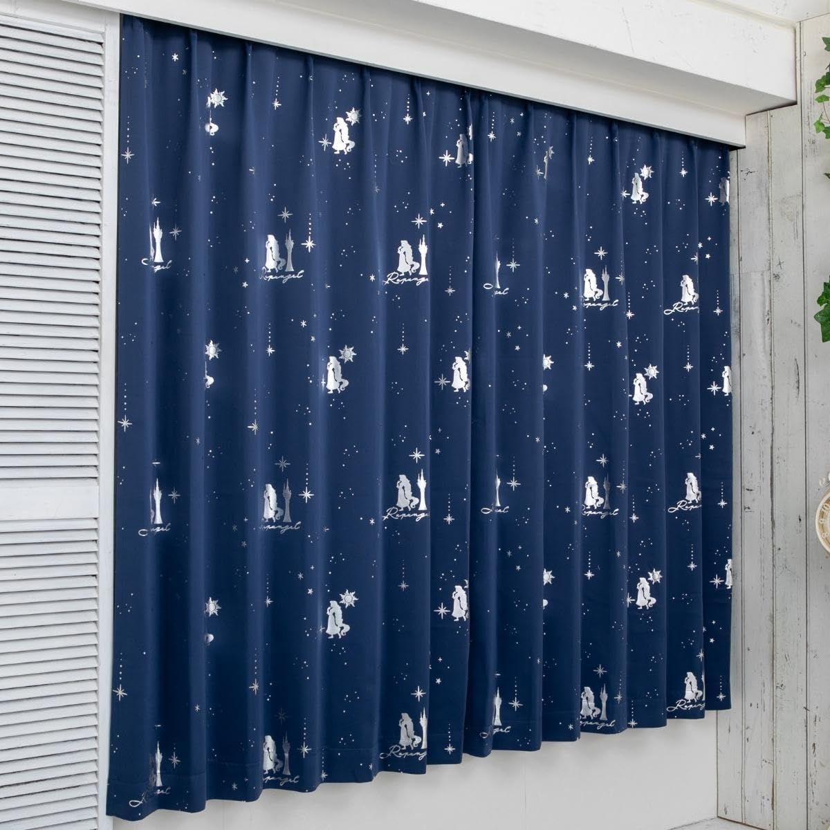 

Disney Tangled Sparkling Curtains, Level 2 Light Blocking, Heat Insulating, Set of 2, 100 x 135cm (SD-11-137-4)