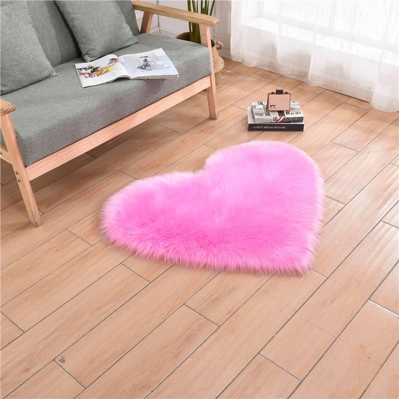 Ivory Heart-Shaped Imitation Wool Carpet for Bedroom & Living Room
