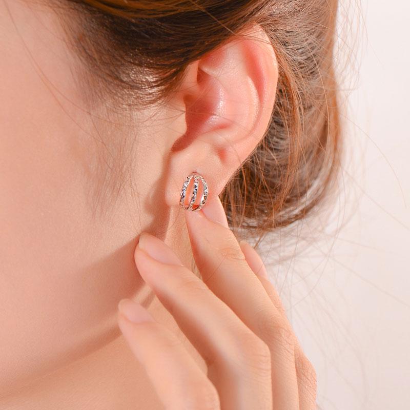Stainless Steel Geometric Three-Layer Earrings: Stylish Ear Cuffs for Women, Classic Versatile Jewelry with a High-End, Luxurious Feel.
