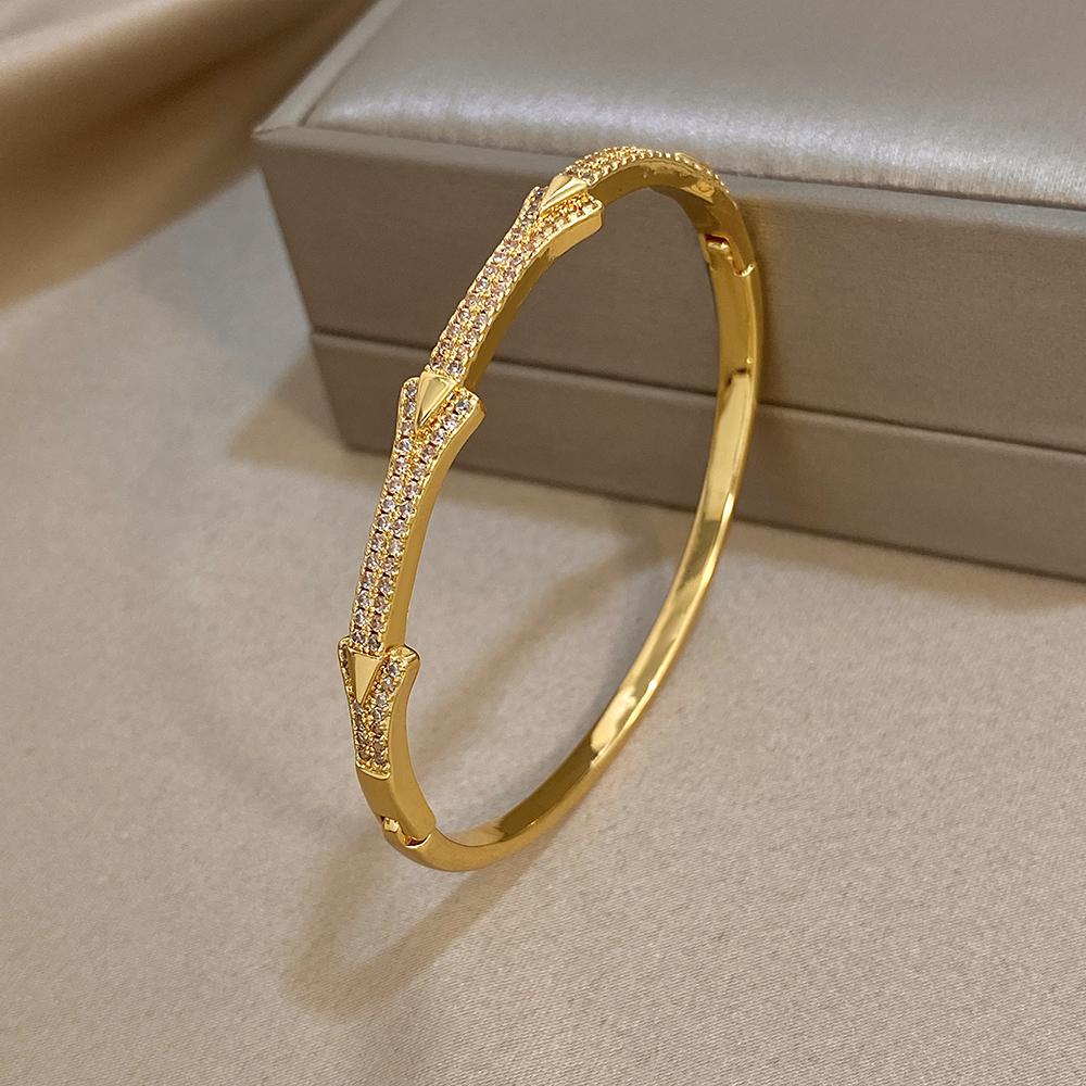 Punk Micro Inlaid Zircon Arrow Slim Bracelet for Women Fashion Gold Plated Copper Cuff Bangle Bracelets Jewelry Gifts