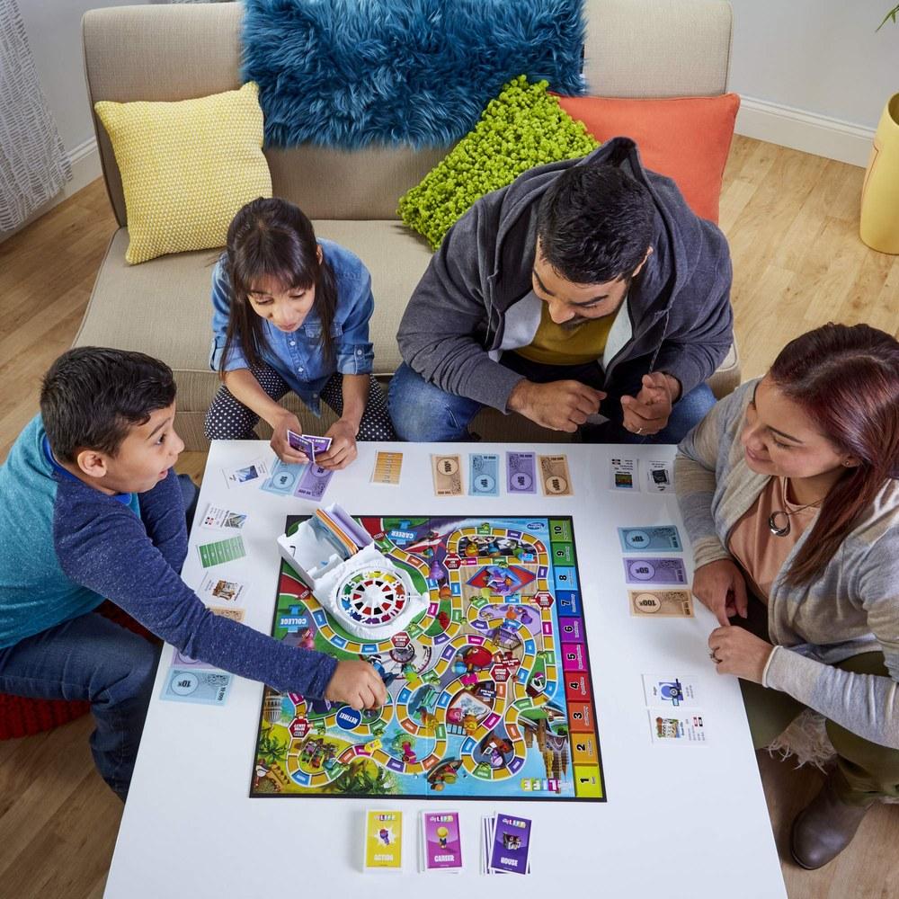 Hasbro The Game of Life English Edition Play and Learn English Fun